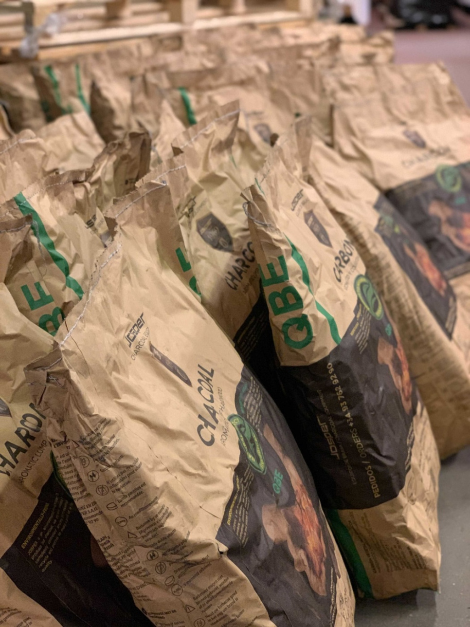 Charbon de bois pour barbecue / Charcoal Josper, 9,5 kg