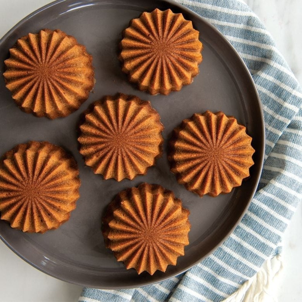 Moule à pâtisserie Ruffled Medallion, cuivre - Nordic Ware
