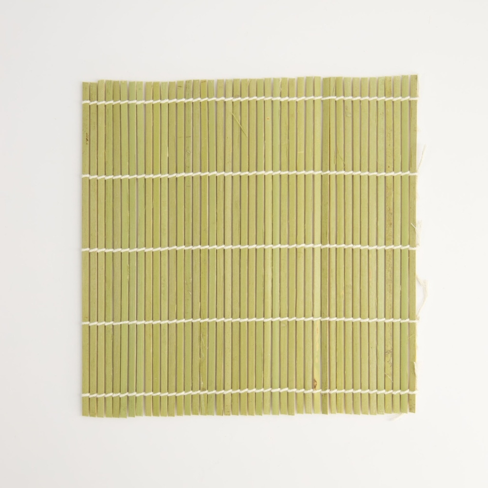 Tapis à sushi en bambou, 24 x 24 cm dans le groupe Cuisine / Ustensiles de cuisine / Cuisine asiatique l\'adresse The Kitchen Lab (1317-33026)