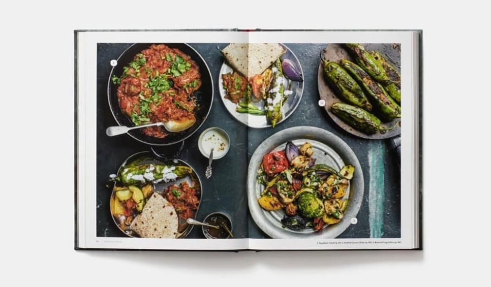 The Indian Vegetarian Cookbook de Pushpesh Pant