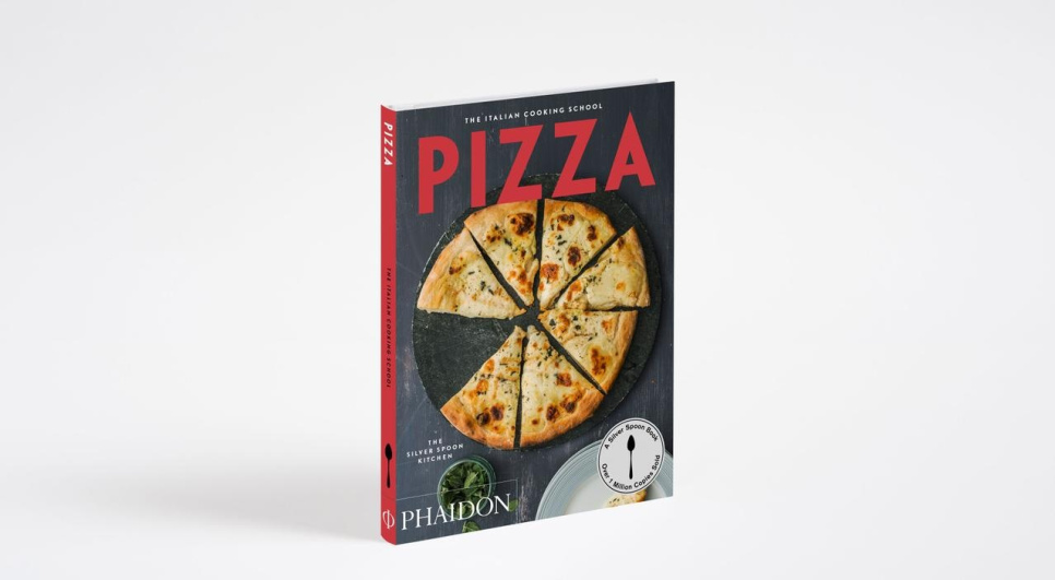 Italian Cooking School: Pizza The Silver Spoon Kitchen dans le groupe Cuisine / Livres de cuisine / Cuisines nationales et régionales / Europe l\'adresse The Kitchen Lab (1399-24326)