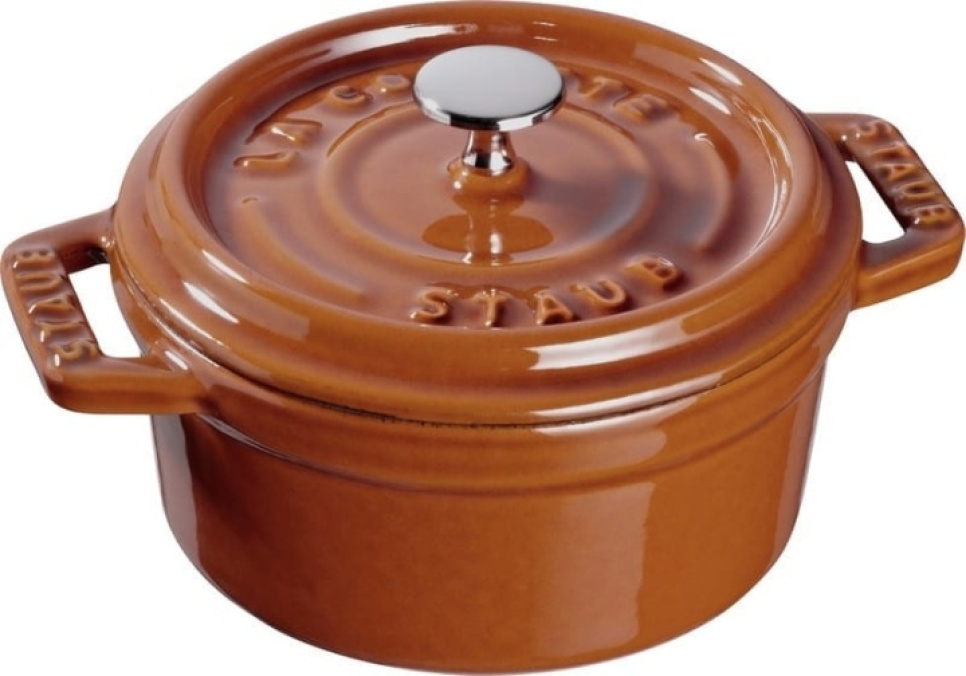 Poêle en fonte émaillée, Cannelle - Staub dans le groupe Cuisine / Casseroles et poêles / Casseroles l\'adresse The Kitchen Lab (1418-17434)