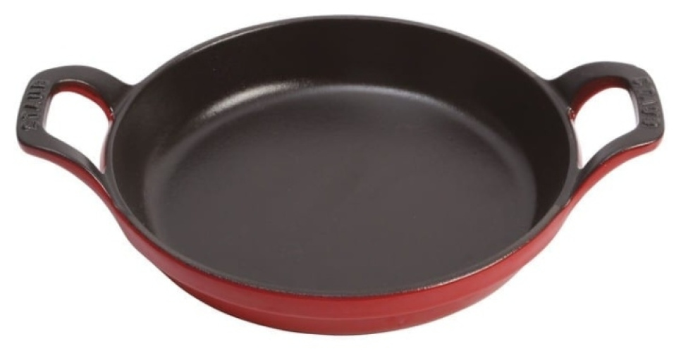Plat à four en fonte, rouge - Staub dans le groupe Cuisine / Plats de cuisson et produits GastroNorms / Moules pour le four l\'adresse The Kitchen Lab (1418-27107)
