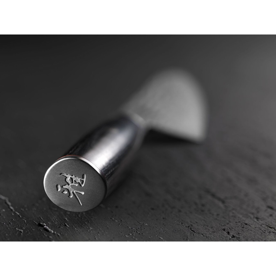 Santoku 18cm, 5000 MCD 67 avec des poignées d\'érable noir - Miyabi