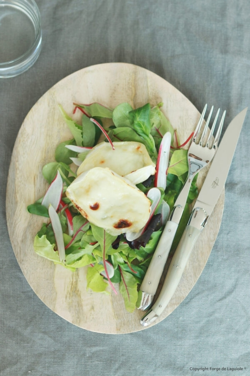 Couteau et fourchette, manche en Corne Légère, poli, Tradition - Forge de Laguiole