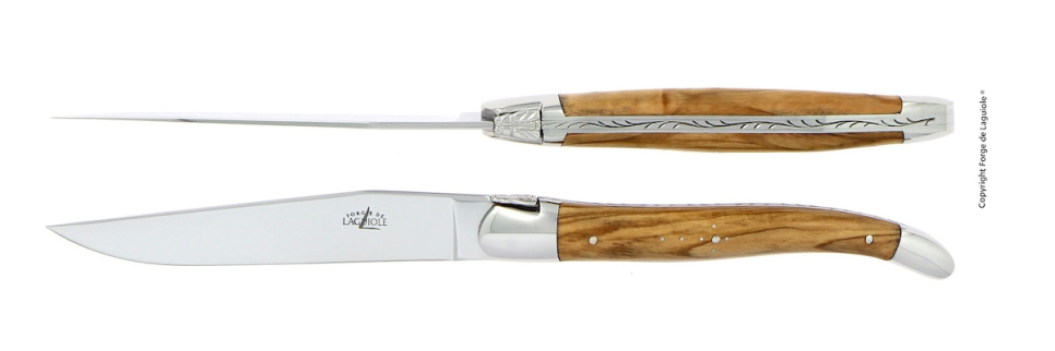 Deux couteaux, manche en bois d\'olivier, poli, Tradition - Forge de Laguiole dans le groupe Arts de la table / Couverts / Couteaux l\'adresse The Kitchen Lab (1446-32895)