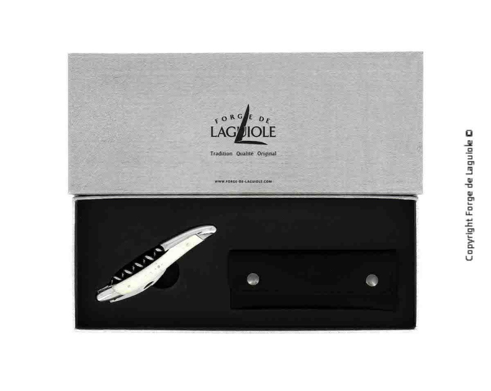 Couteau de sommelier en os, damasquiné avec décor, Collection - Forge de Laguiole dans le groupe Cocktails et Vin / Accessoires pour le vin / Couteaux de sommelier et ouvre-bouteilles l\'adresse The Kitchen Lab (1446-32957)