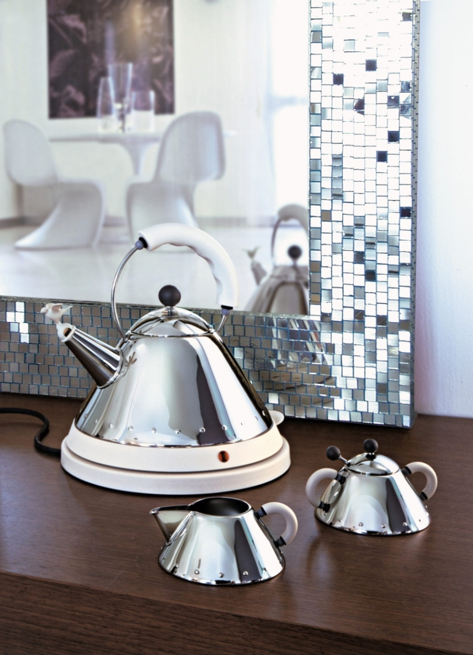 Bouilloire, Inox, acier/blanc - Alessi dans le groupe Thé et café / Thé / Bouilloires théières l\'adresse The Kitchen Lab (1466-12183)