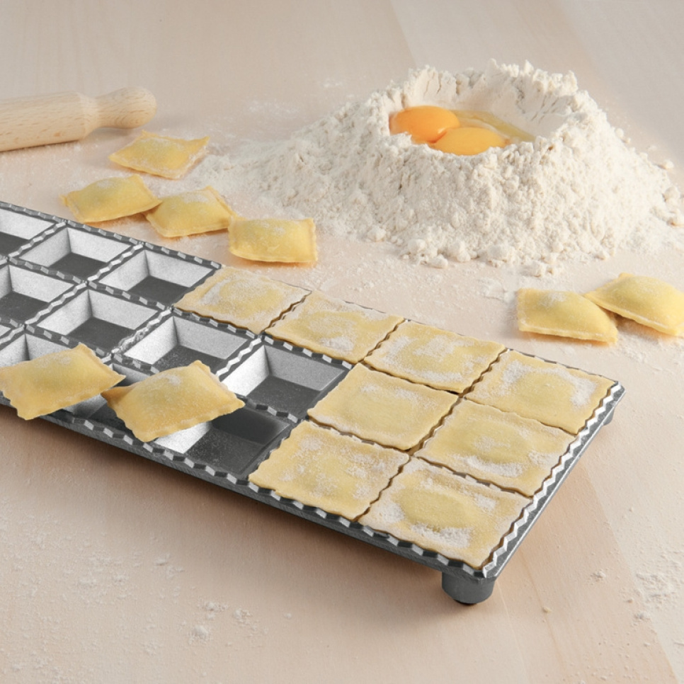 Moule à ravioli avec rouleau à pâtisserie, 24 pièces carrées - Eppicotispai