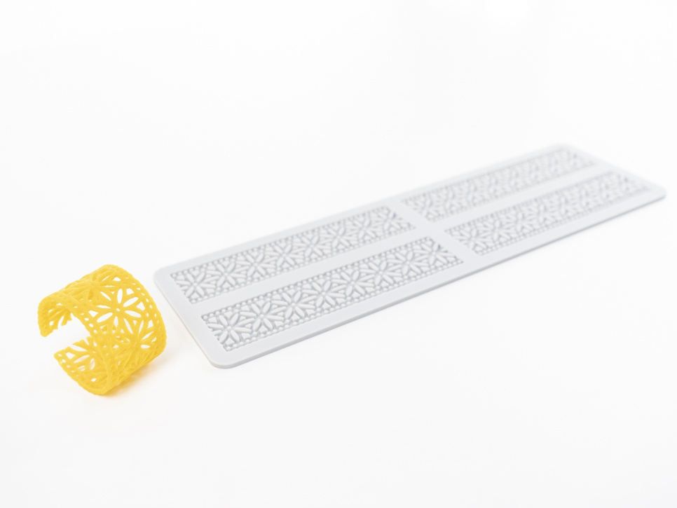 Moule en silicone pour Tuille, arabesque - 100% Chef dans le groupe Pâtisserie / Moules / Moules en silicone l\'adresse The Kitchen Lab (1532-31056)