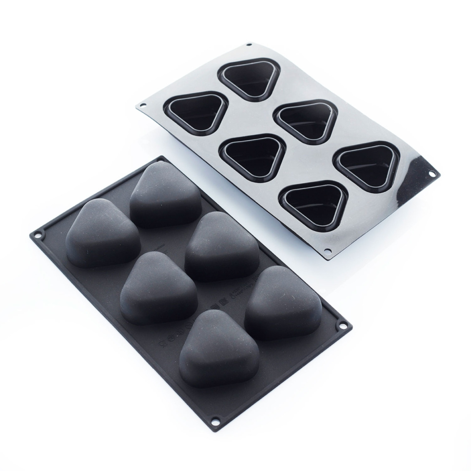 Moule en silicone, noir, triangle, 30SIL507 - Martellato dans le groupe Pâtisserie / Moules / Moules en silicone l\'adresse The Kitchen Lab (1710-29022)