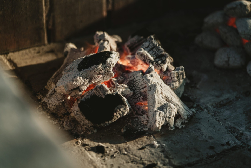 Charbon de bois pour barbecue, Chunx XL - Charbon de bois dur, 15,88 kg - Jealous Devil