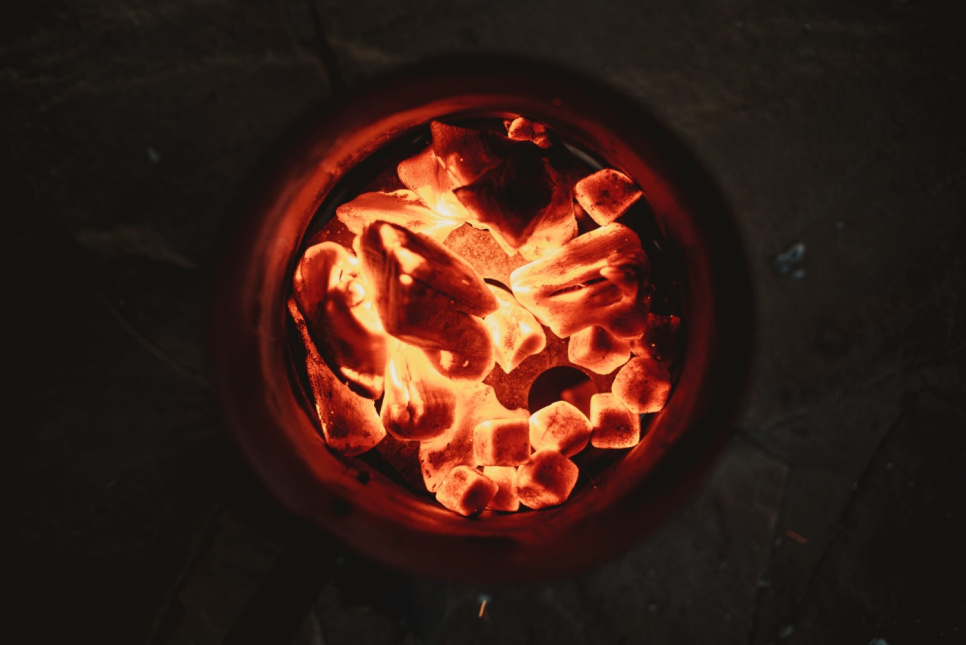 Charbon de bois pour barbecue, Onyx Binchotan, 9.07kg - Jealous Devil