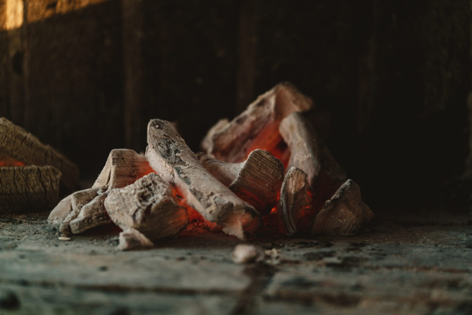 Charbon de bois pour barbecue, Onyx Binchotan, 9.07kg - Jealous Devil