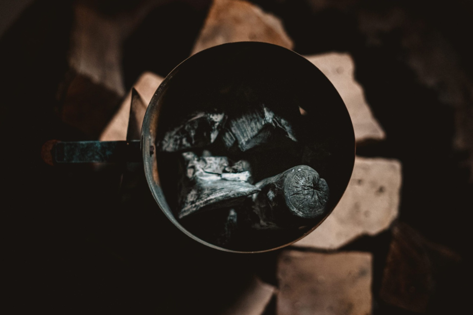 Charbon de bois pour barbecue, Onyx Binchotan, 9.07kg - Jealous Devil