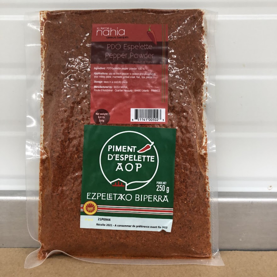 Piment d\'Espelette, 250g – Ezpeletako Biperra PDO dans le groupe Cuisine / Épices et Arômes / Épices l\'adresse The Kitchen Lab (2228-32298)
