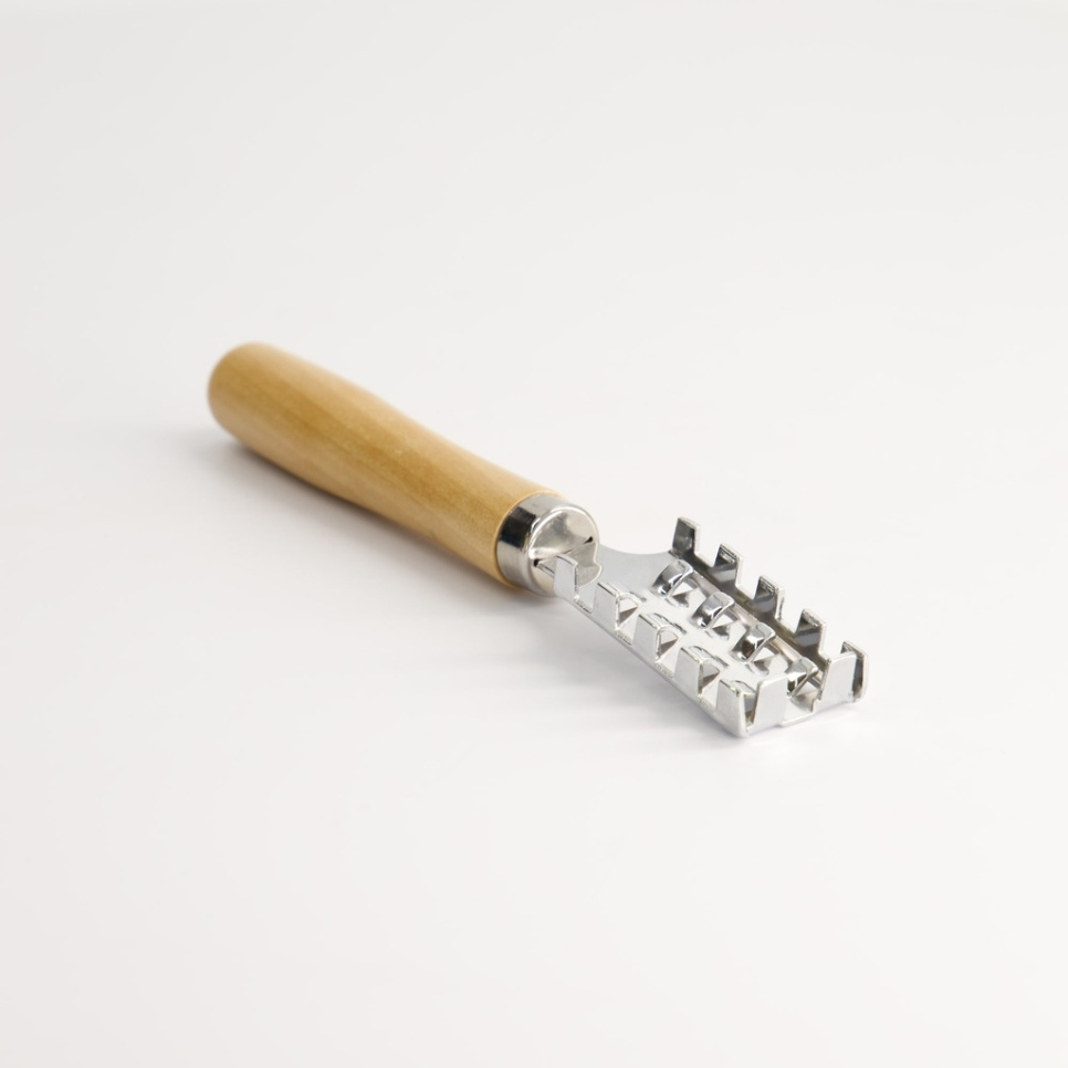 Écailleur de poisson japonais