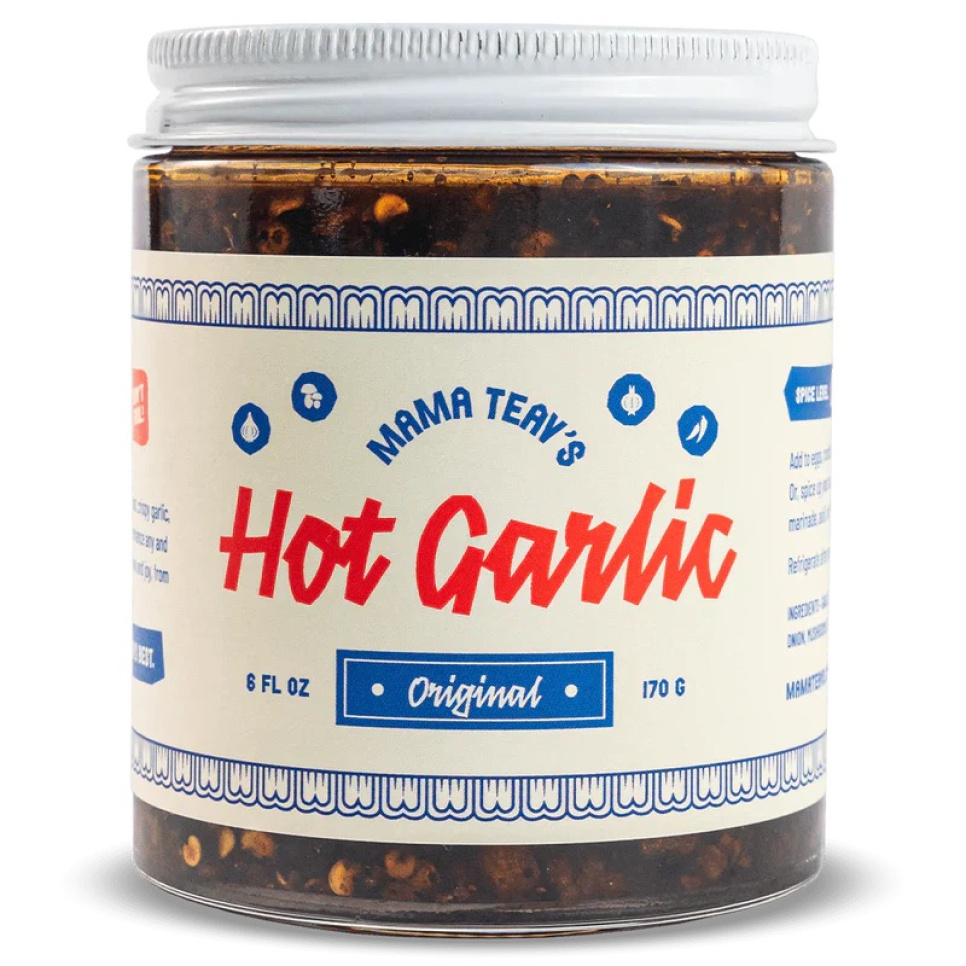 Mama Teav\'s Hot Garlic Chili Crisp, 170 g dans le groupe Cuisine / Autour du monde l\'adresse The Kitchen Lab (2253-33057)