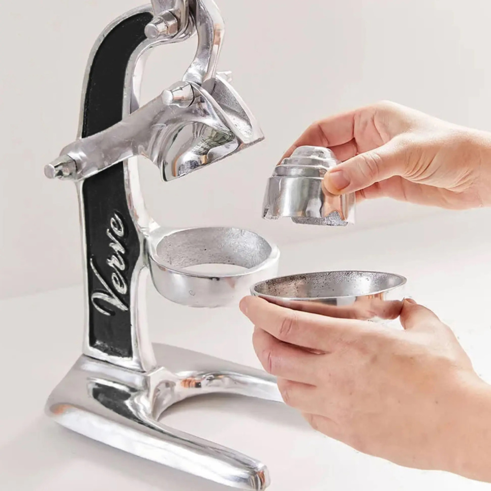 Presse-agrumes mexicain, aluminium moulé – Verve Culture