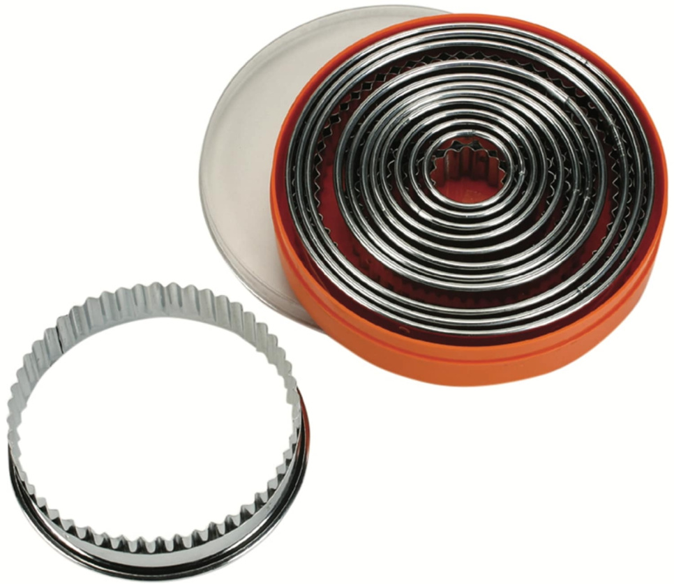 Emporte-pièces ronds cannelés, set de 12 pièces - Schneider dans le groupe Pâtisserie / Ustensiles à pâtisserie / Coupe-pâte et emporte-pièce l\'adresse The Kitchen Lab (2254-33773)
