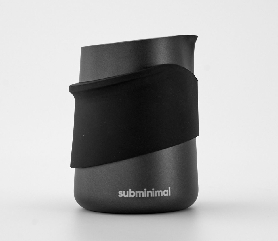 Subminimal FlowTip pichet à lait sans poignée, noir dans le groupe Thé et café / Accessoires pour le café / Autres accessoires l\'adresse The Kitchen Lab (2307-35941)